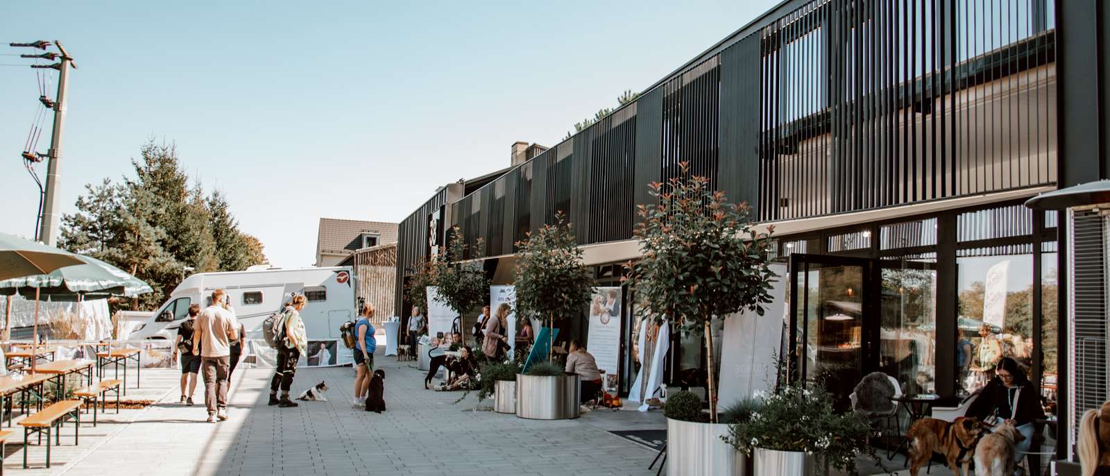 EMMY & PEPE Showroom
